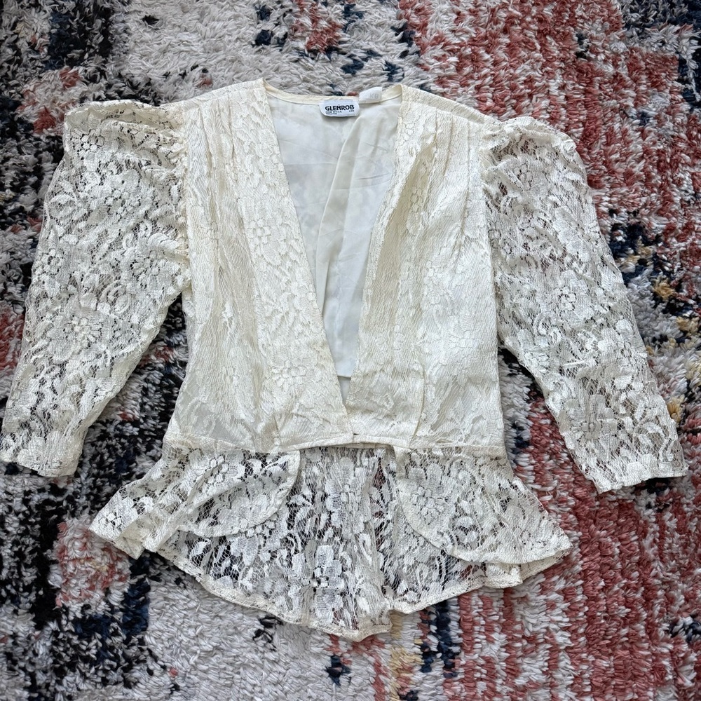 Vintage 80s Glenrob Cream Lace Peplum Top/Jacket